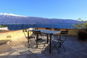 Noble Historic House Top apartment, Gargnano